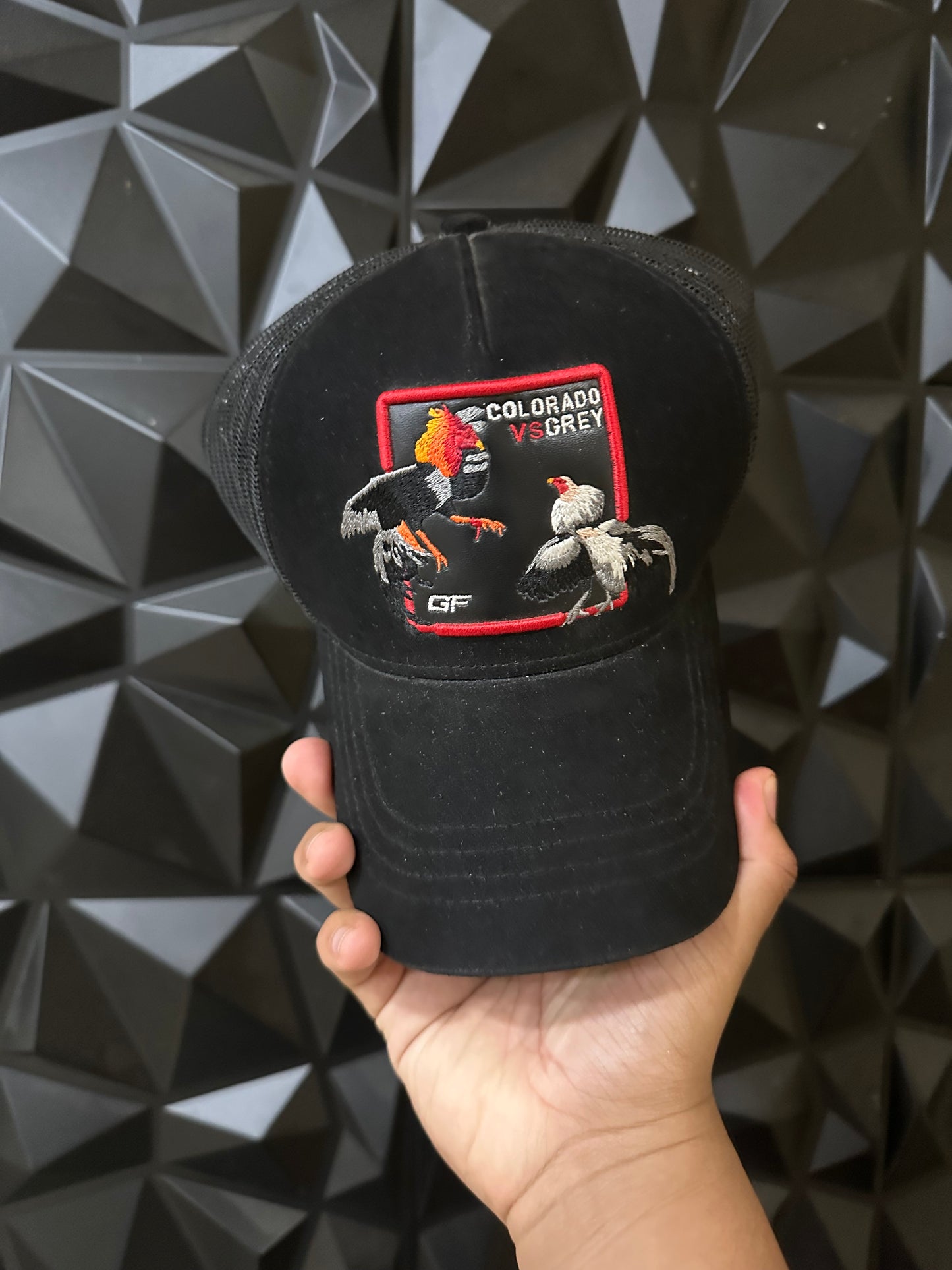 Gallo fino colorado vs grey