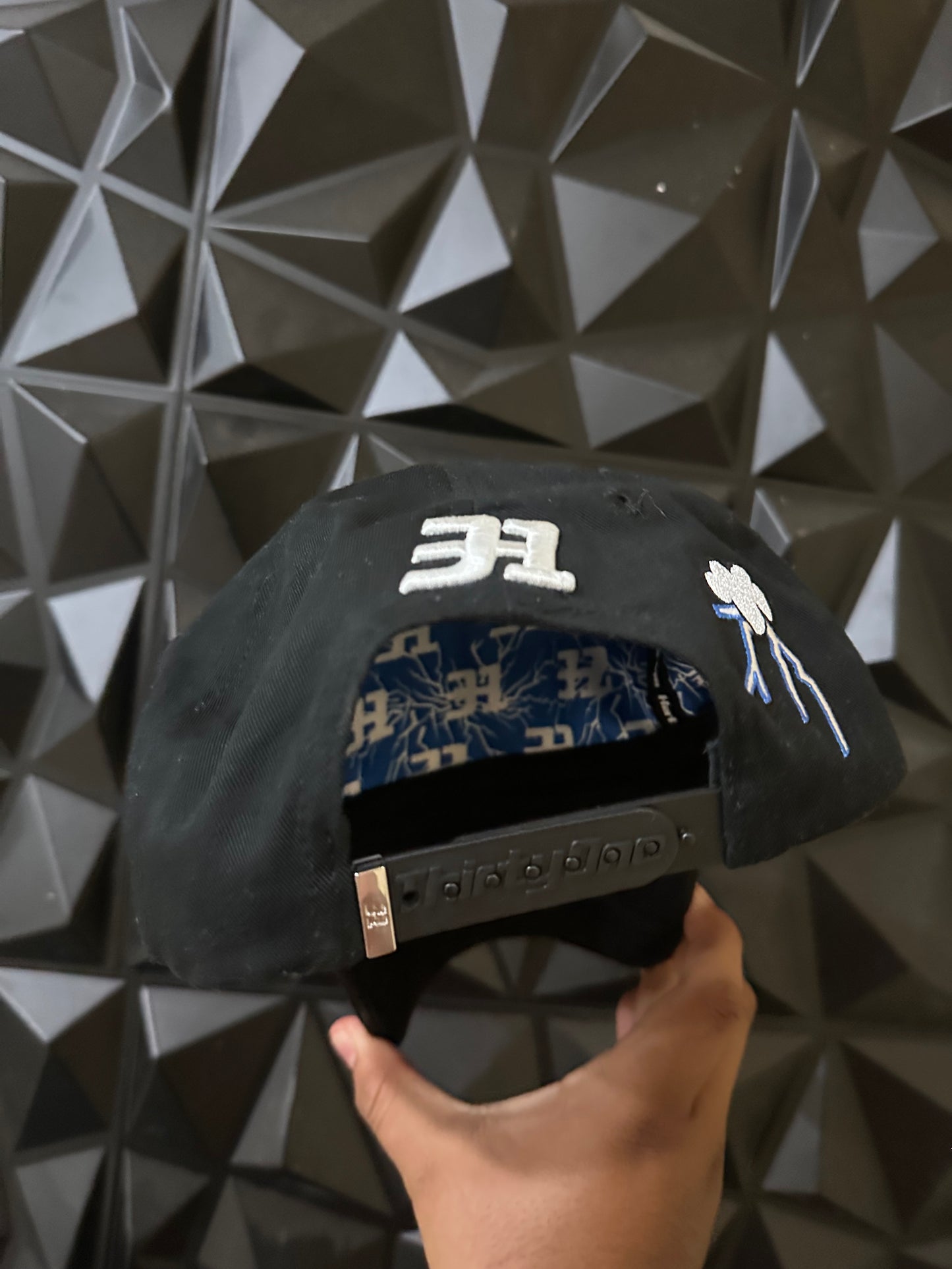 31 Hats electric cloud